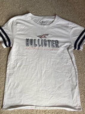 Hollister White Logo Tee for women- Navy Accent